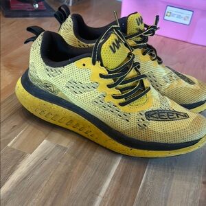 Keen Yellow and Black Athletic Shoes for Performance